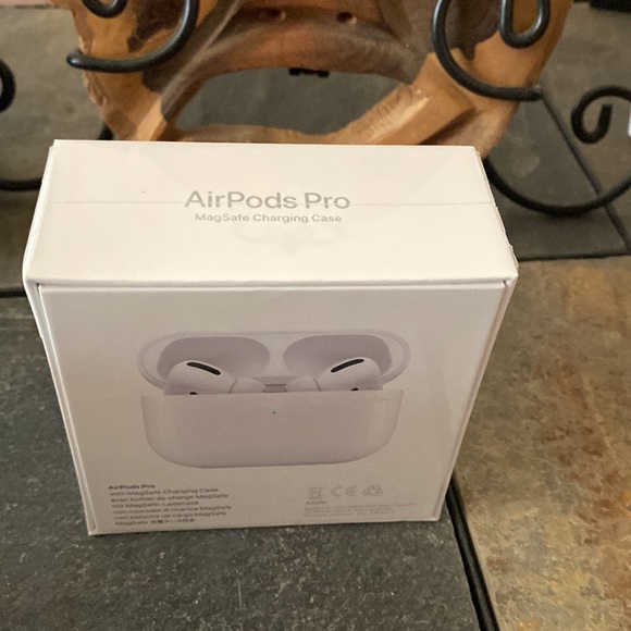 Apple Air Pod Pro - Picture 2 of 4